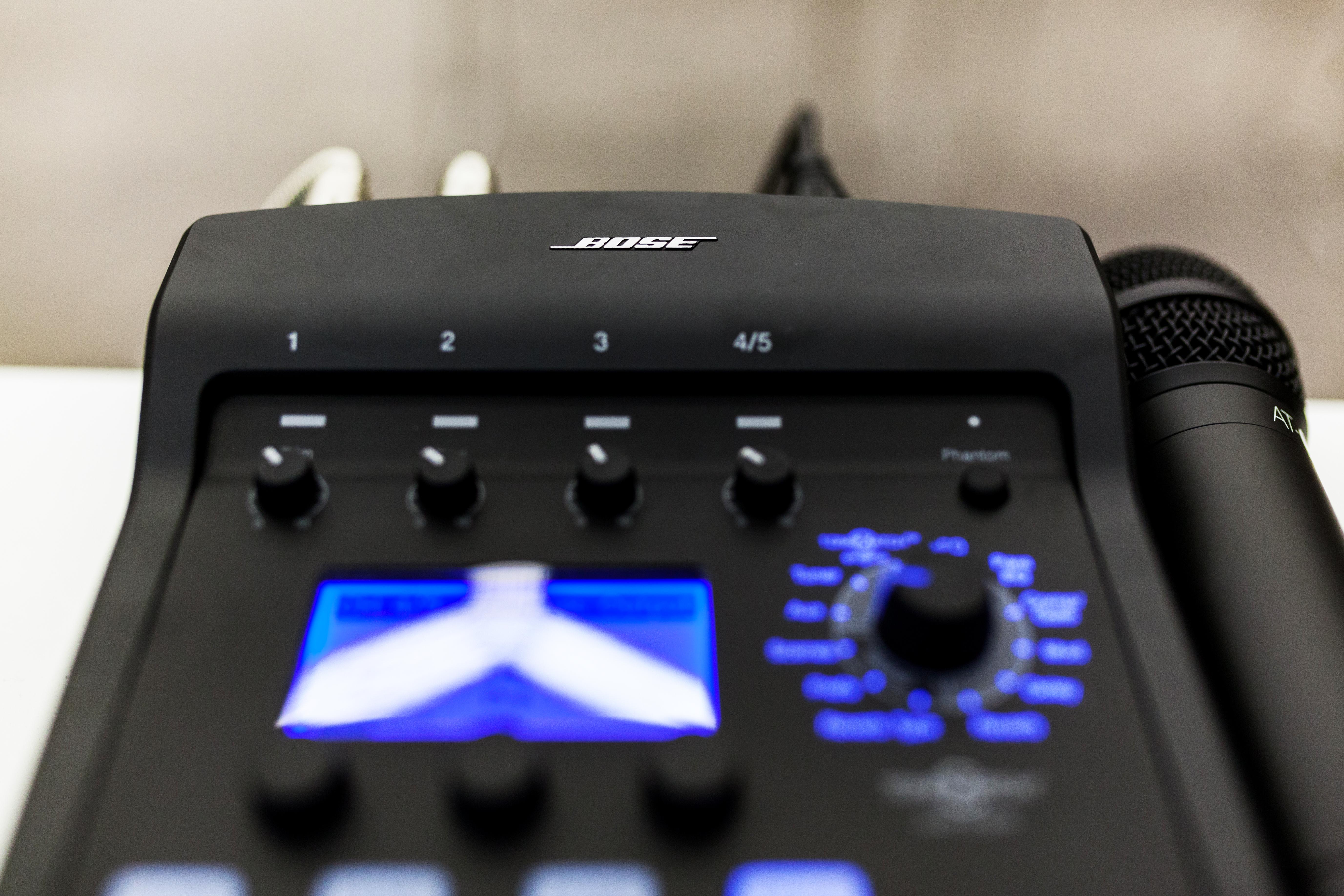 Hotel Platinia Cluj-Napoca Exterior foto The Bose S1 Pro mixer